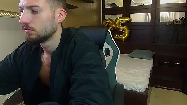 Chat XXX en directo de FelixRook