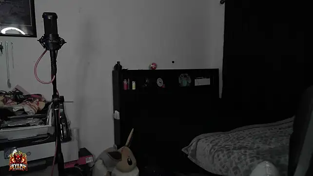 XXX chat uživo modela DevilPup75_