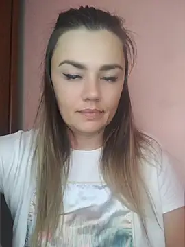 צ'אט XXX בשידור חי של KrissSexi