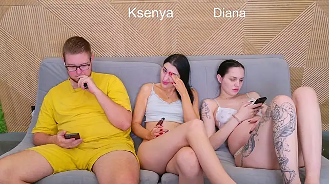 Ksenny Chat XXX live