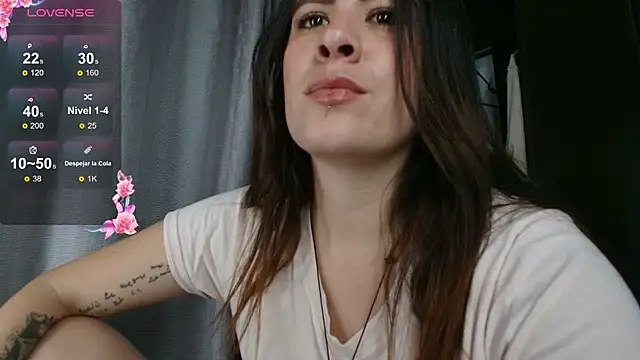 ImSophieFox élő XXX-chatje