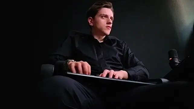 FelixStarkk Chat XXX live