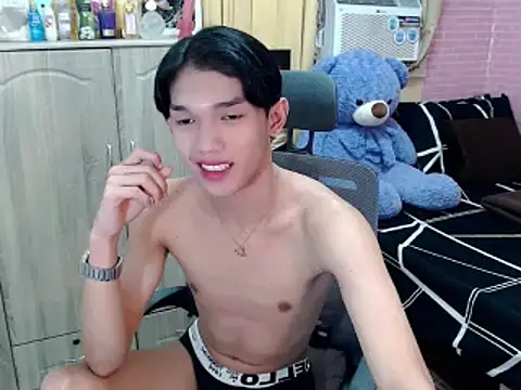 urasian_john18n Live XXX chat