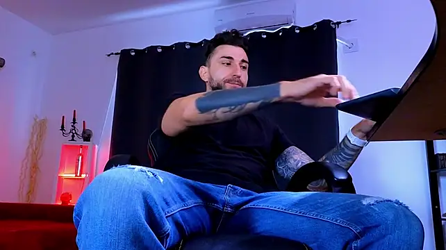 MightyAaron66 Chat XXX live