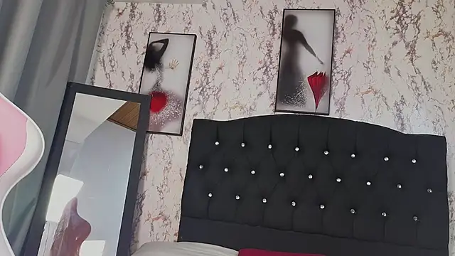 Larissa_Antonella - naked tits