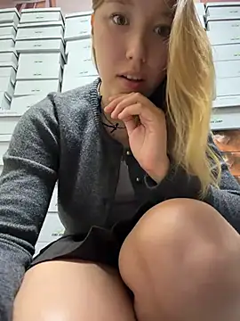 -NaughtyAngel- - Moan risky in men wc +SLAP ASS10x 😲