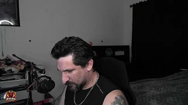 צ'אט XXX בשידור חי של DevilPup75_