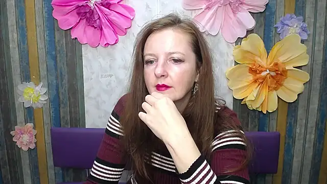 Chat +18 de MeganPirs ao vivo