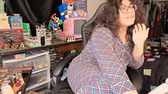 צ'אט XXX בשידור חי של ShinyCherub