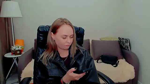Онлайн чат XXX LiluMoon__
