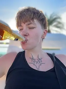 צ'אט XXX בשידור חי של IceMur