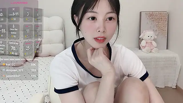 Anna-2005 live XXX chat