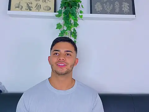 TylerWest_ – Naživo XXX chat