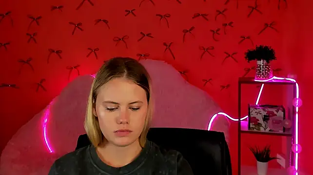 LanaWey XXX чат на живо
