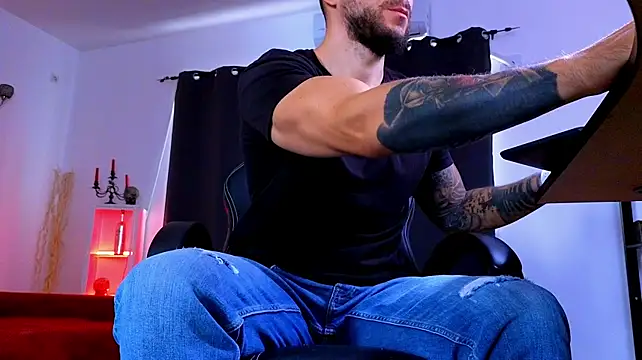 MightyAaron66 Live XXX-Chat