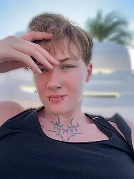 IceMur - 2 fingers in the pussy