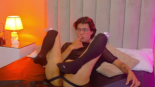 Chatroom XXX en direct de Derek_Sinn
