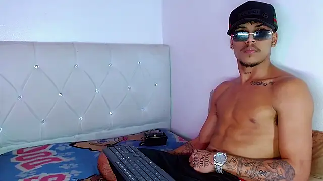 Angel_foxc13 Chat XXX in diretta