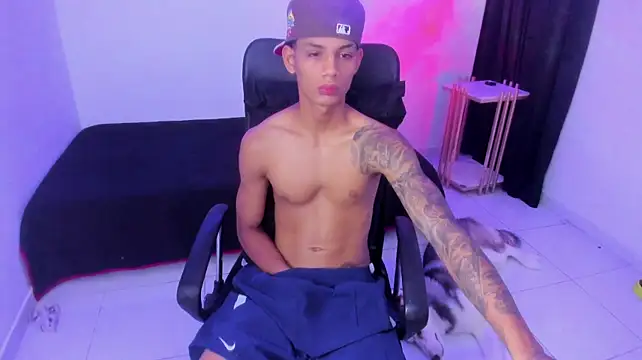 leo_bigconk1246's Live XXX Chat