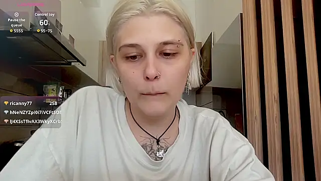 צ'אט XXX בשידור חי של Ella_Bloom