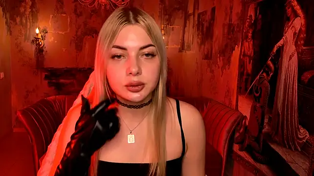 HyileyClark Adlı Modelin Canlı XXX Sohbeti