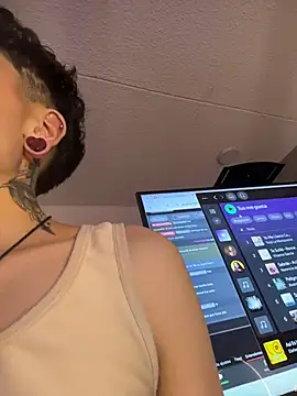 ian_mathias_ élő XXX-chatje