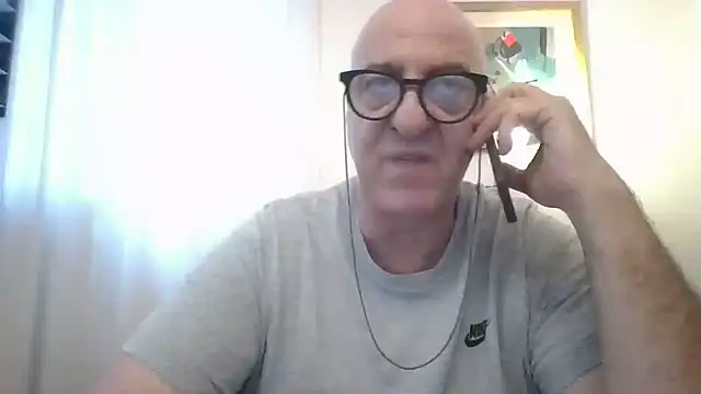 ANONIMO7735 Chat XXX in diretta