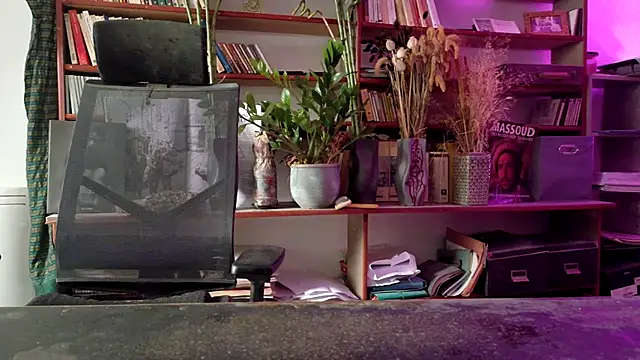 yvanbonar XXX чат на живо