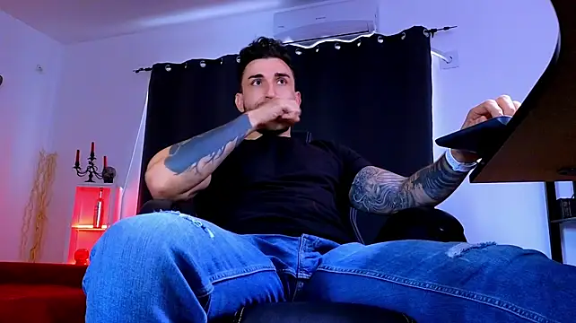 MightyAaron66 Chat XXX live