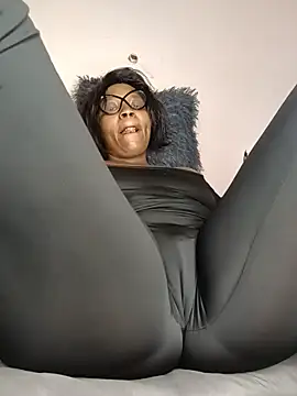 ThaBundaa - Ride Dildo Doggy