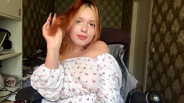 Miasamer Adlı Modelin Canlı XXX Sohbeti