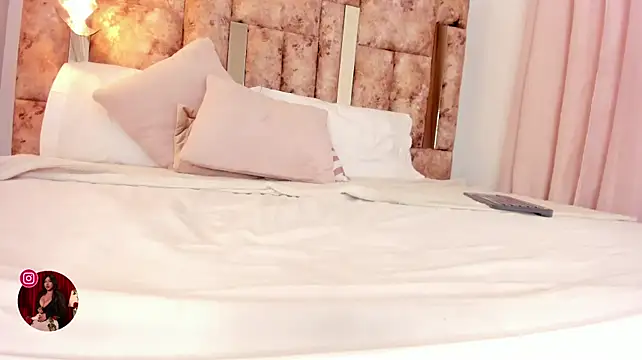 Miia_Thompsonn's Live XXX Chat