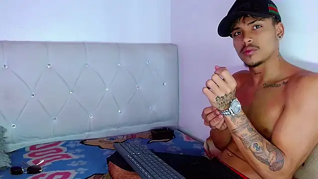 Angel_foxc13 élő XXX-chatje
