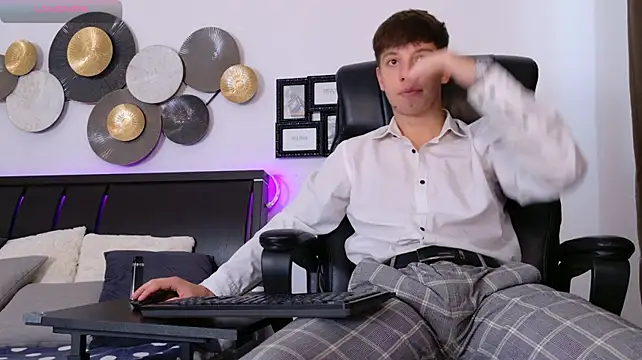 ThomasEdisonn Chat XXX live