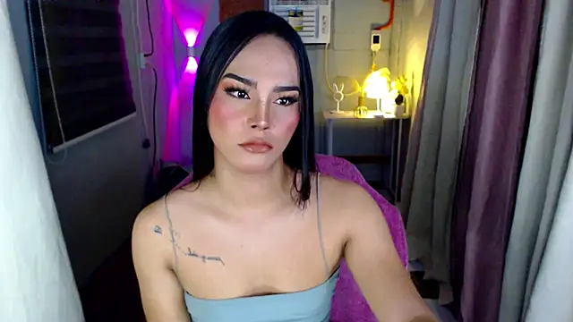 Emilda_Slut: онлайн-секс-чат
