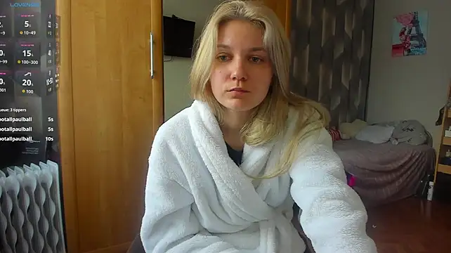 Tiny_Kiss - finger in pussy