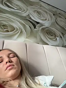 XXX chat uživo modela Adelina0001