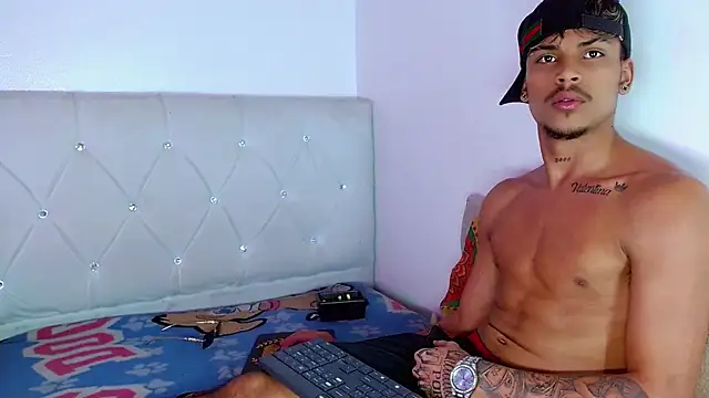 XXX chat uživo modela Angel_foxc13