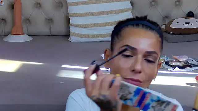 PlayfulShow's Live XXX Chat