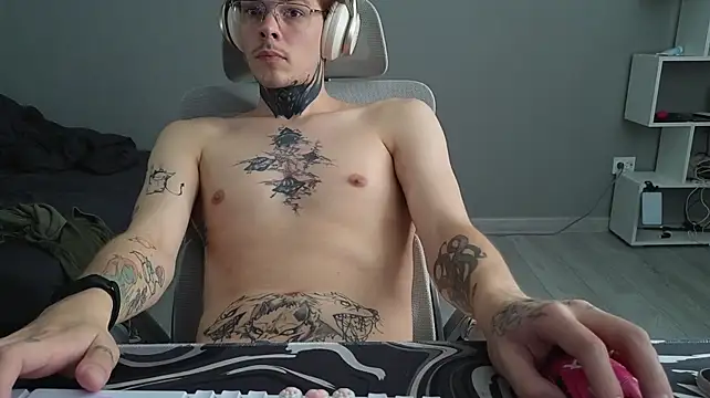 DENIS_HERE Adlı Modelin Canlı XXX Sohbeti