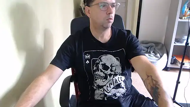 blueandwhite1's Live XXX Chat