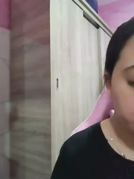 Beerrry Adlı Modelin Canlı XXX Sohbeti