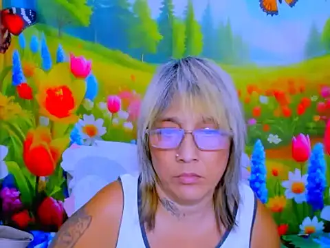 Chat +18 de indianroxy ao vivo