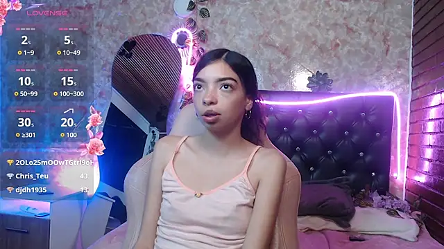 Piedra_lunagp - Inserting two fingers inside wet pussy