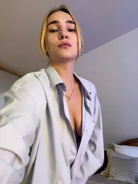 SugarDanger - show pussy+touch+slap