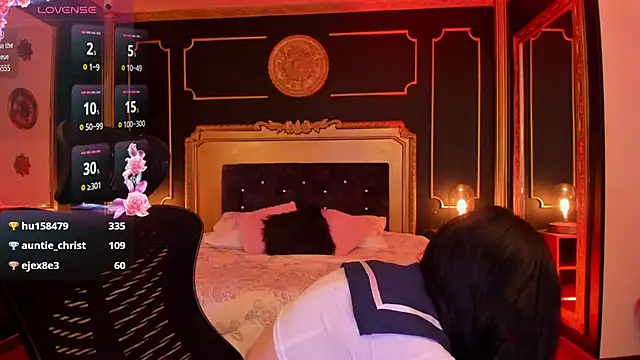 Chat +18 de Kat_VonDe ao vivo