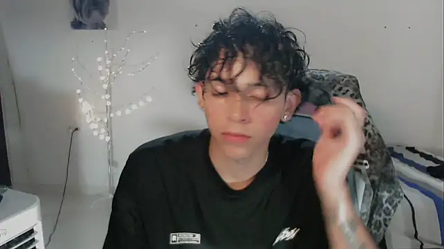 XXX chat uživo modela FUNNY_DICK_