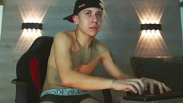 Gaeliitto's Live XXX Chat