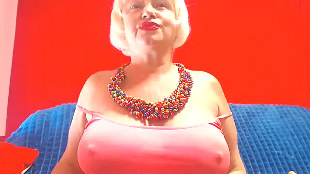 NaughtyMILF4UX - Pussy Squirt