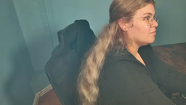 XXX chat uživo modela Allyy_baby